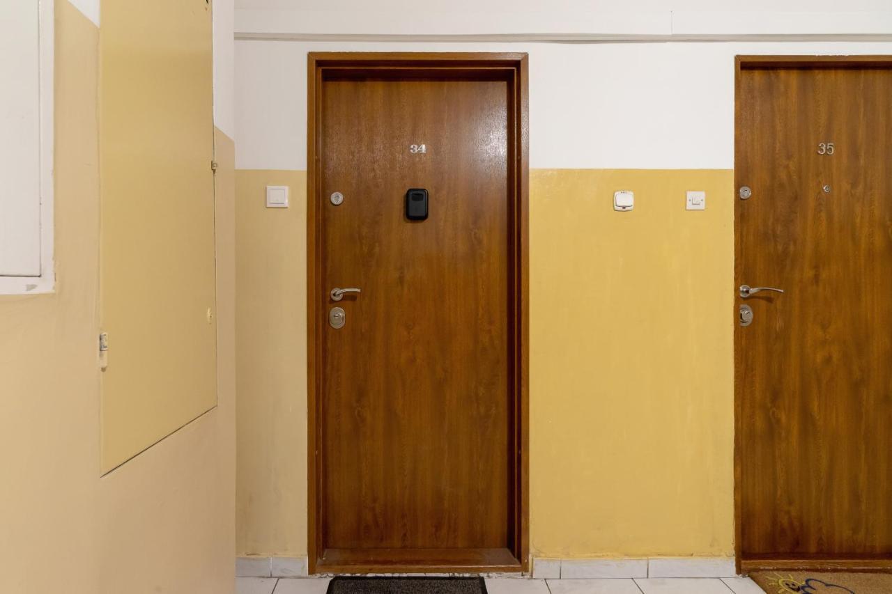 Lagiewniki Sanctuary One Bedroom Apartment By Renters Krakow Exterior photo